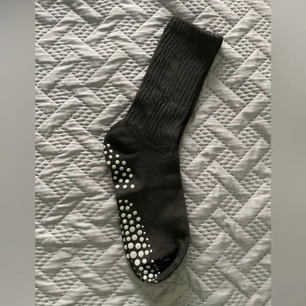 Non-Slip Grip Socks Bundle - Picture 3 of 5